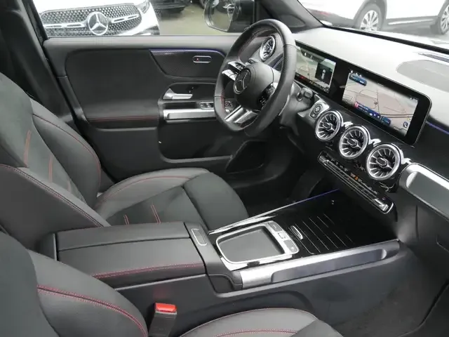 Mercedes-Benz GLB 220