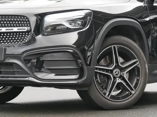 Mercedes-Benz GLB 220