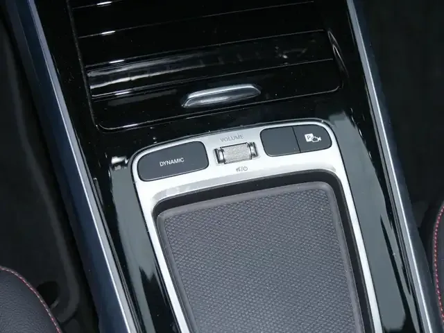 Mercedes-Benz GLB 220