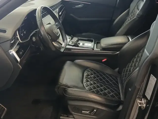Audi SQ8