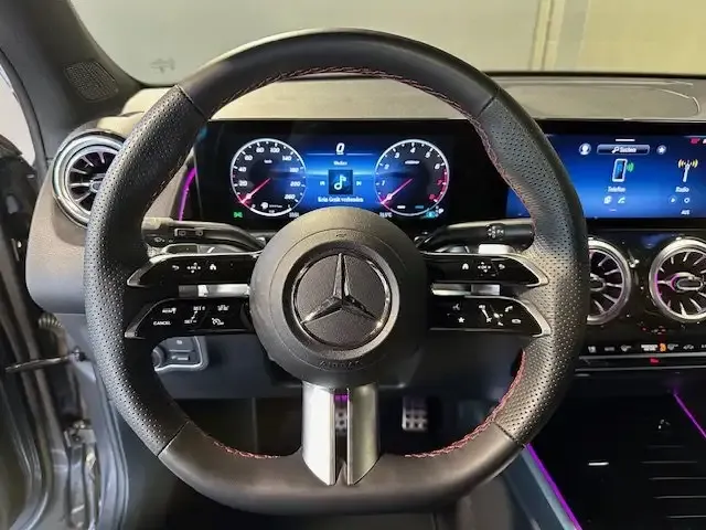 Mercedes-Benz GLB 200