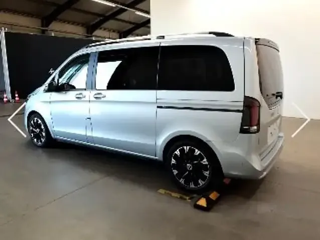 Mercedes-Benz V 220