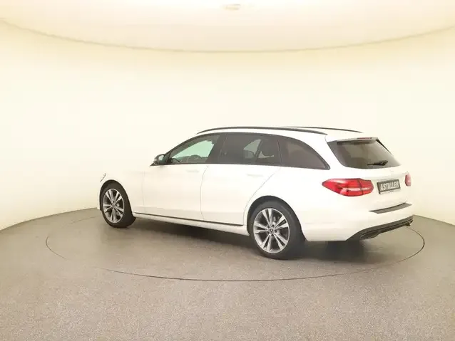 Mercedes-Benz C 220