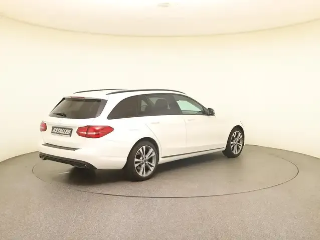Mercedes-Benz C 220