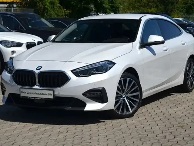 BMW 218