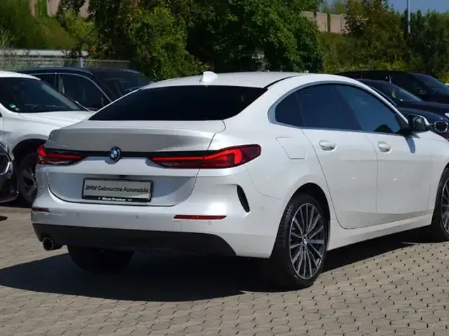 BMW 218