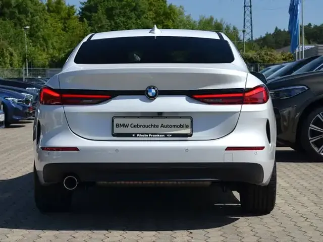 BMW 218