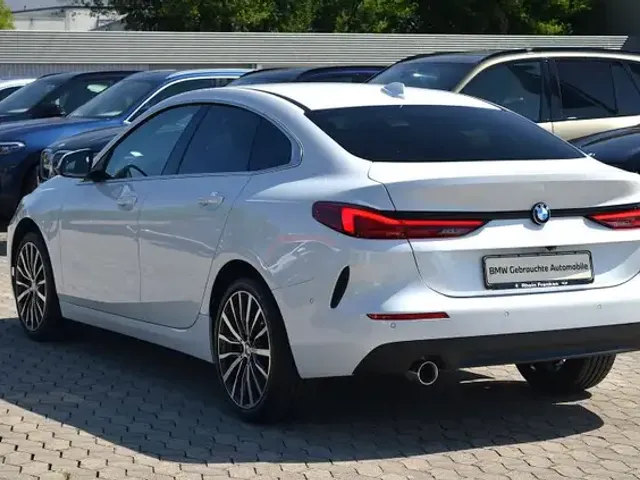 BMW 218