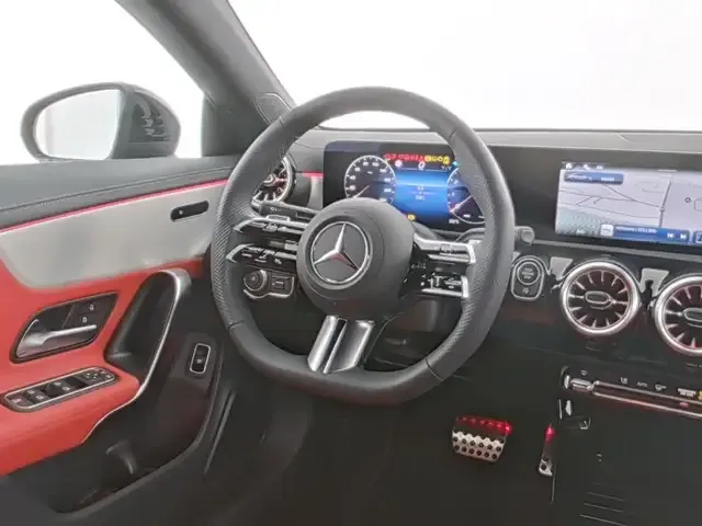 Mercedes-Benz CLA 200