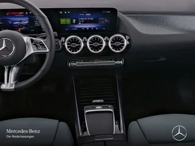 Mercedes-Benz EQA 300