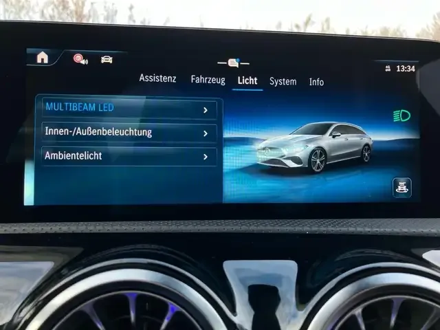 Mercedes-Benz CLA 200