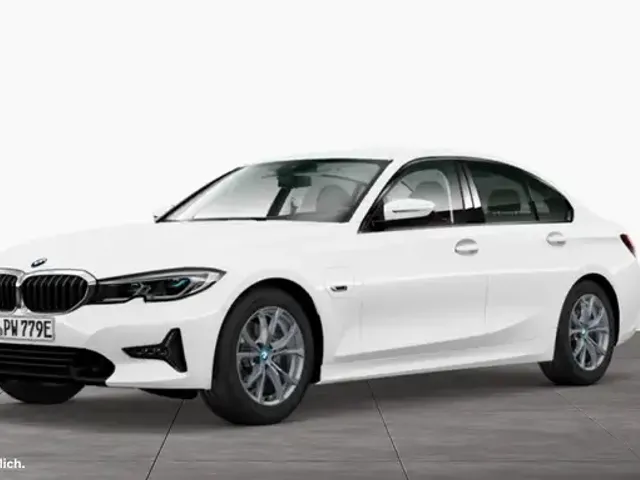 BMW 330