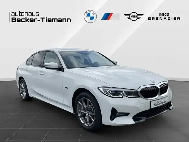 BMW 330