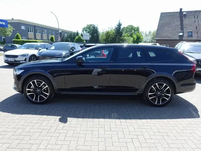 Volvo V90 Cross Country