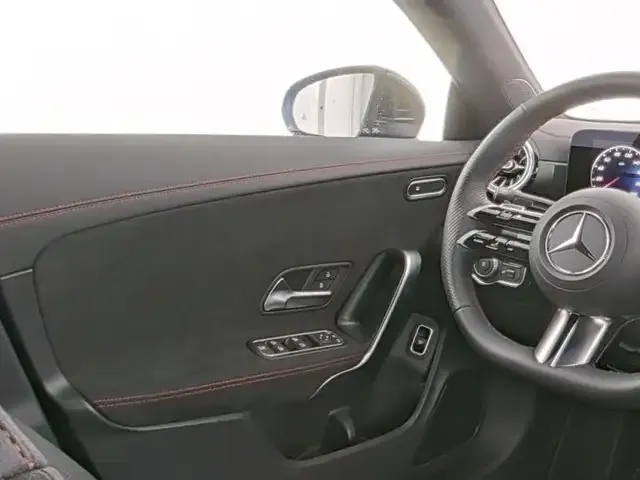 Mercedes-Benz CLA 220