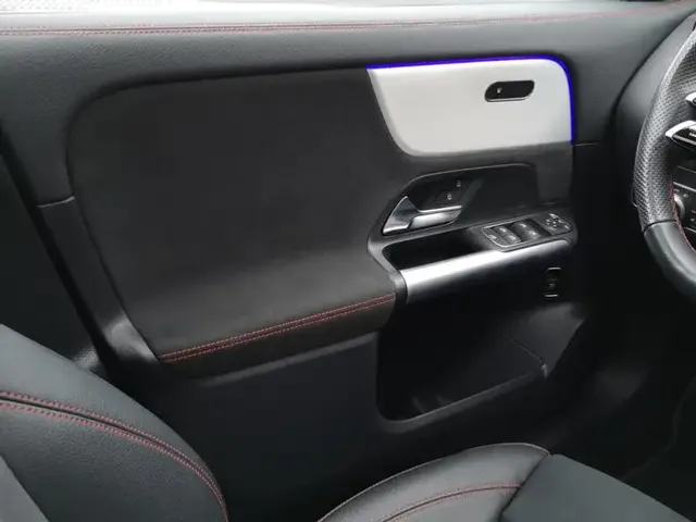 Mercedes-Benz EQA 300