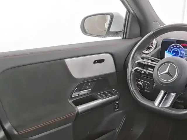 Mercedes-Benz EQA 300