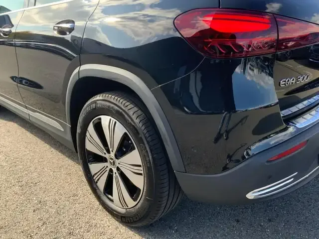 Mercedes-Benz EQA 300