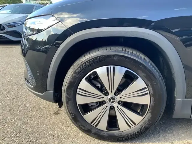 Mercedes-Benz EQA 300