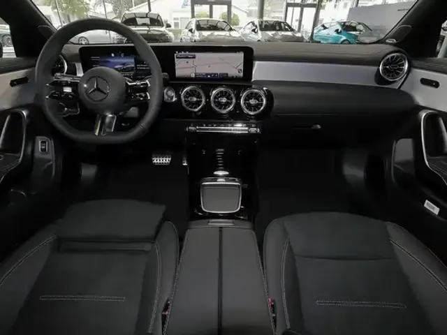 Mercedes-Benz CLA 200