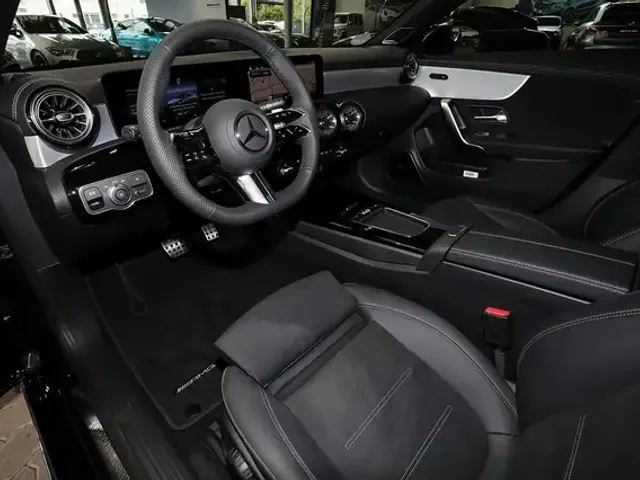 Mercedes-Benz CLA 200