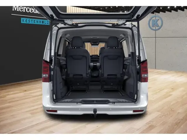 Mercedes-Benz V 220