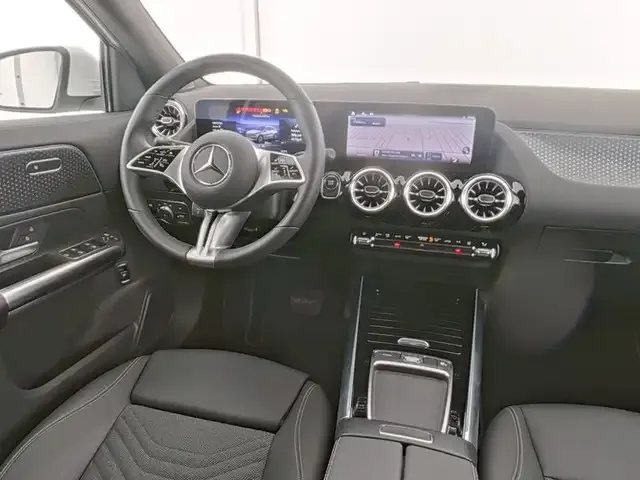 Mercedes-Benz EQA 300