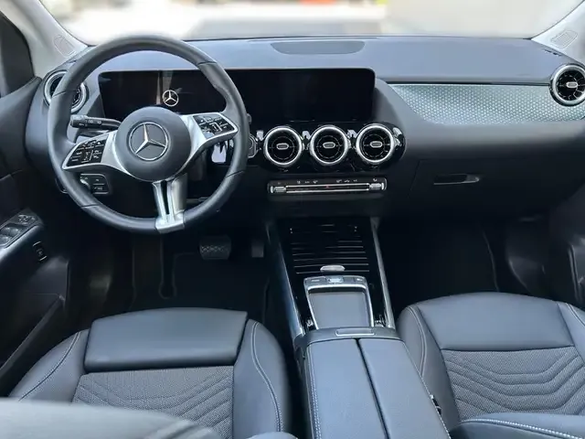Mercedes-Benz B 220