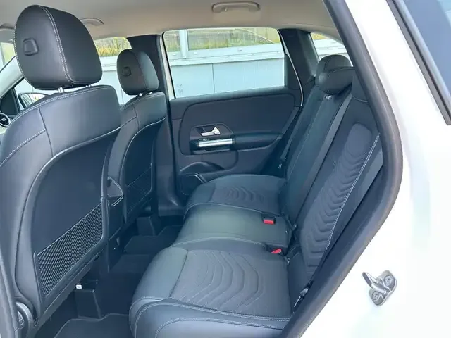 Mercedes-Benz B 220