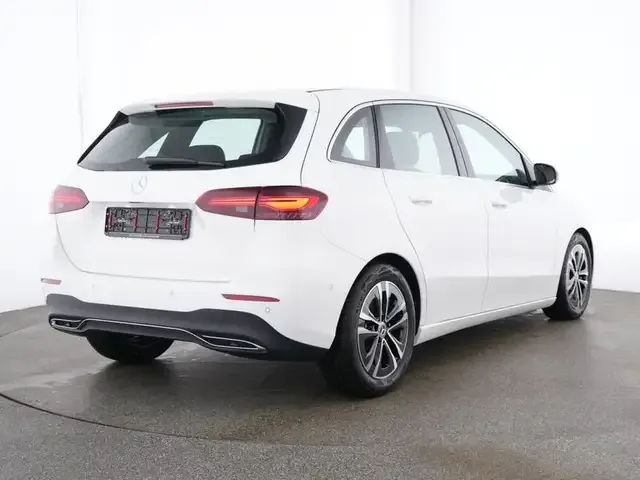 Mercedes-Benz B 220