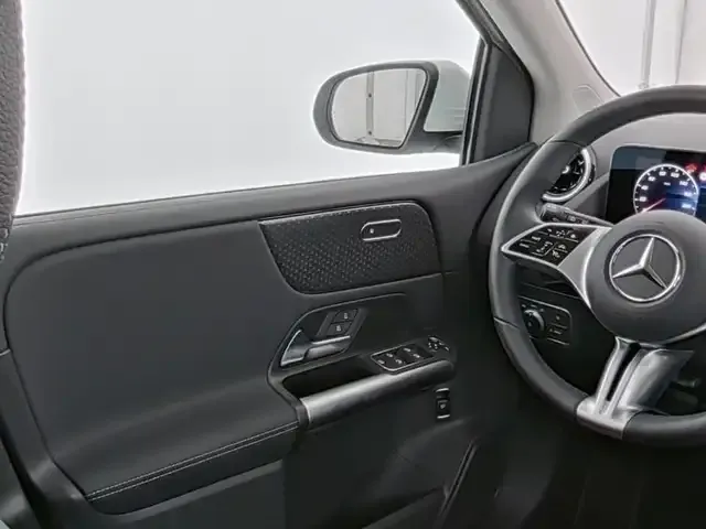 Mercedes-Benz B 220