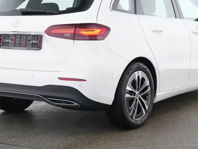 Mercedes-Benz B 220