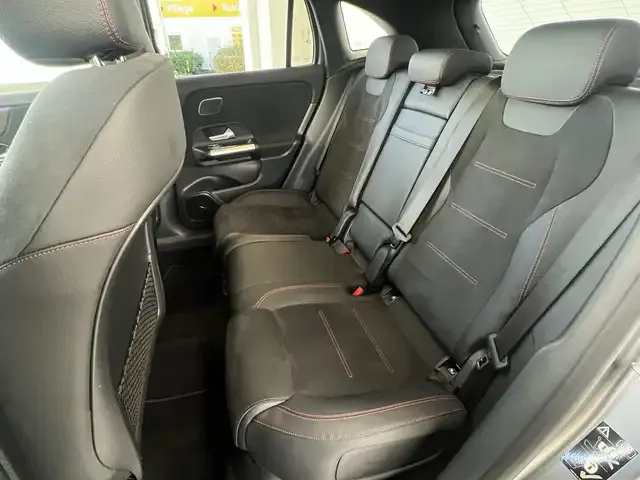 Mercedes-Benz GLA 220