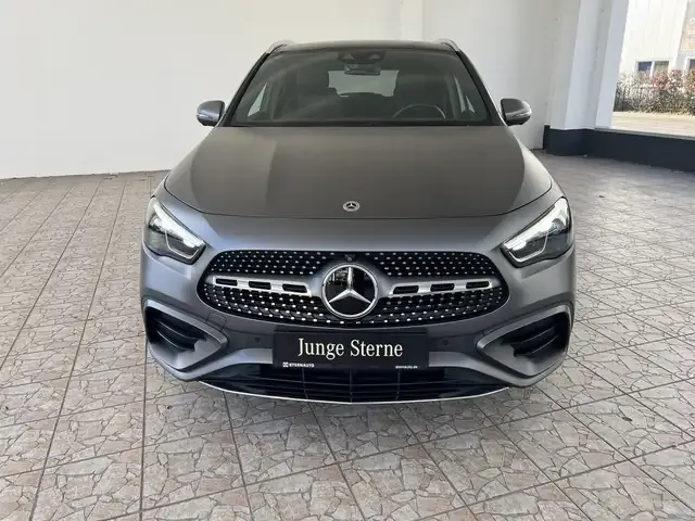 Mercedes-Benz GLA 220