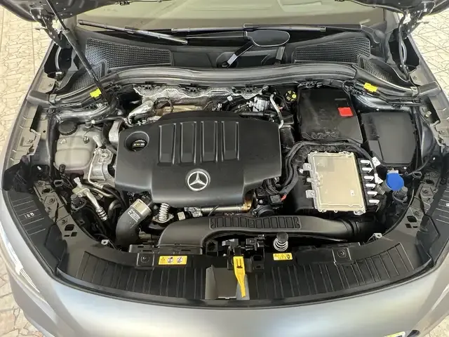 Mercedes-Benz GLA 220