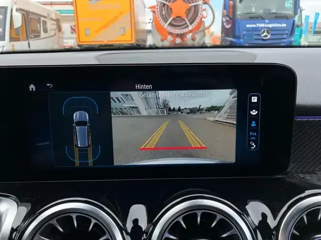 Mercedes-Benz GLB 200