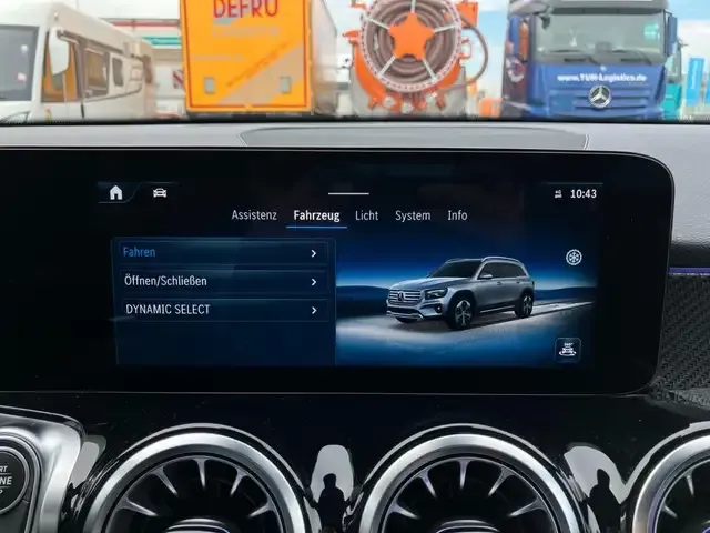 Mercedes-Benz GLB 200