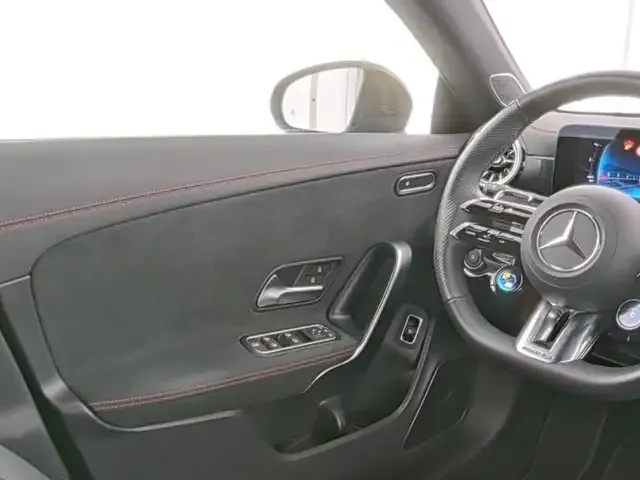 Mercedes-Benz CLA 35 AMG