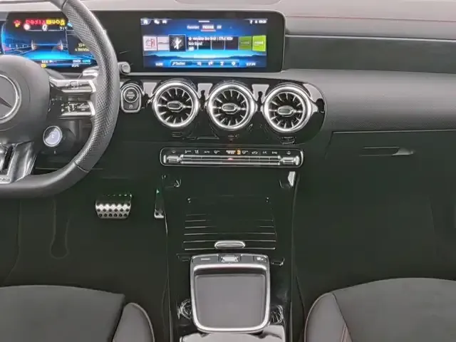 Mercedes-Benz CLA 35 AMG