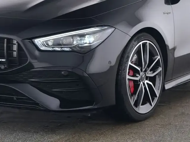 Mercedes-Benz CLA 35 AMG