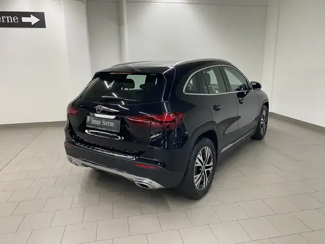 Mercedes-Benz GLA 180
