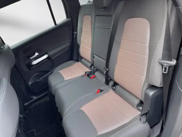 Mercedes-Benz EQB 300