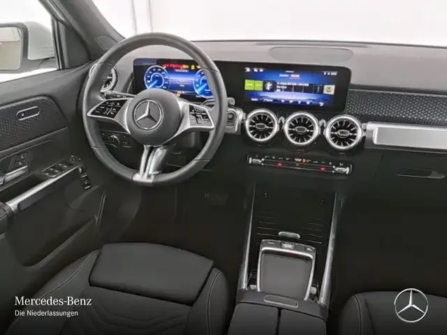 Mercedes-Benz EQB 300