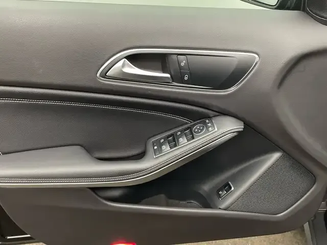 Mercedes-Benz GLA 220