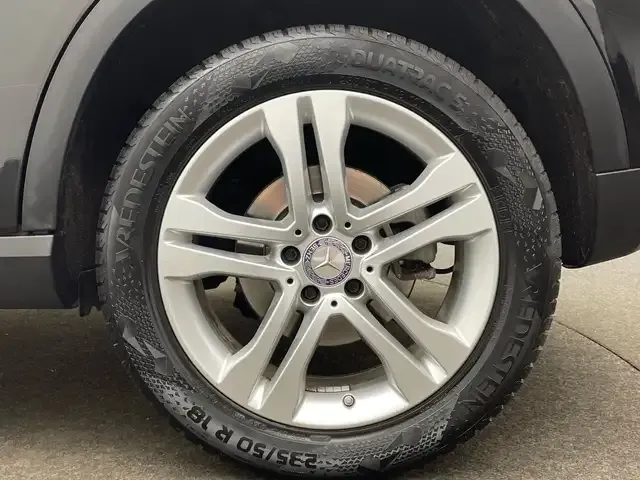 Mercedes-Benz GLA 220