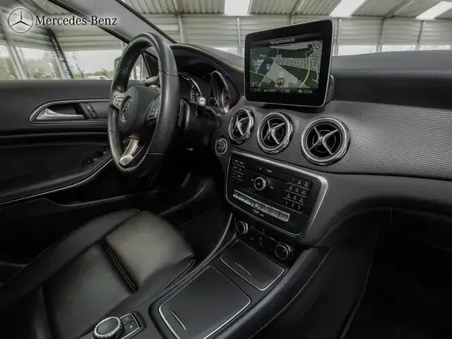 Mercedes-Benz GLA 180
