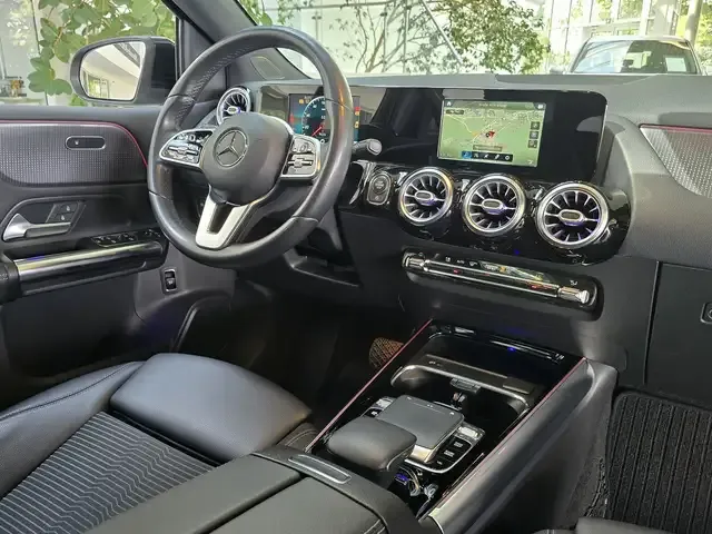 Mercedes-Benz B 200