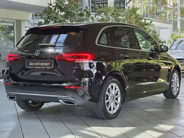 Mercedes-Benz B 200