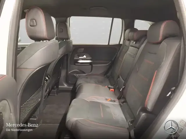 Mercedes-Benz GLB 220