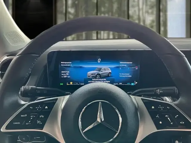 Mercedes-Benz GLB 180